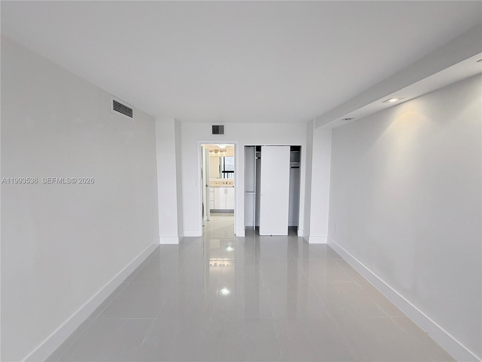 2333 Brickell Ave # 1407