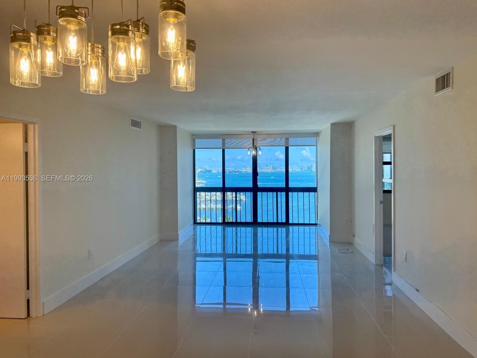 2333 Brickell Ave # 1407