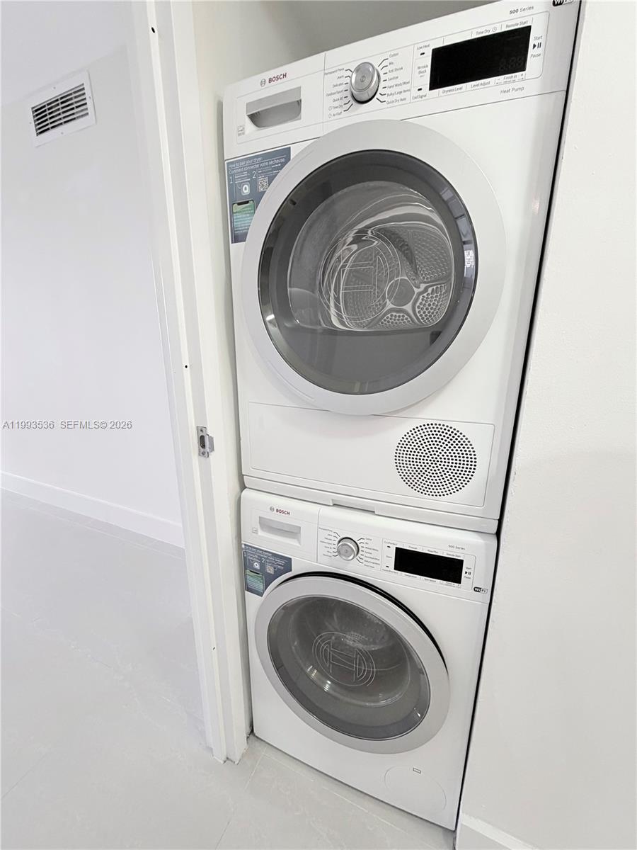 2333 Brickell Ave # 1407