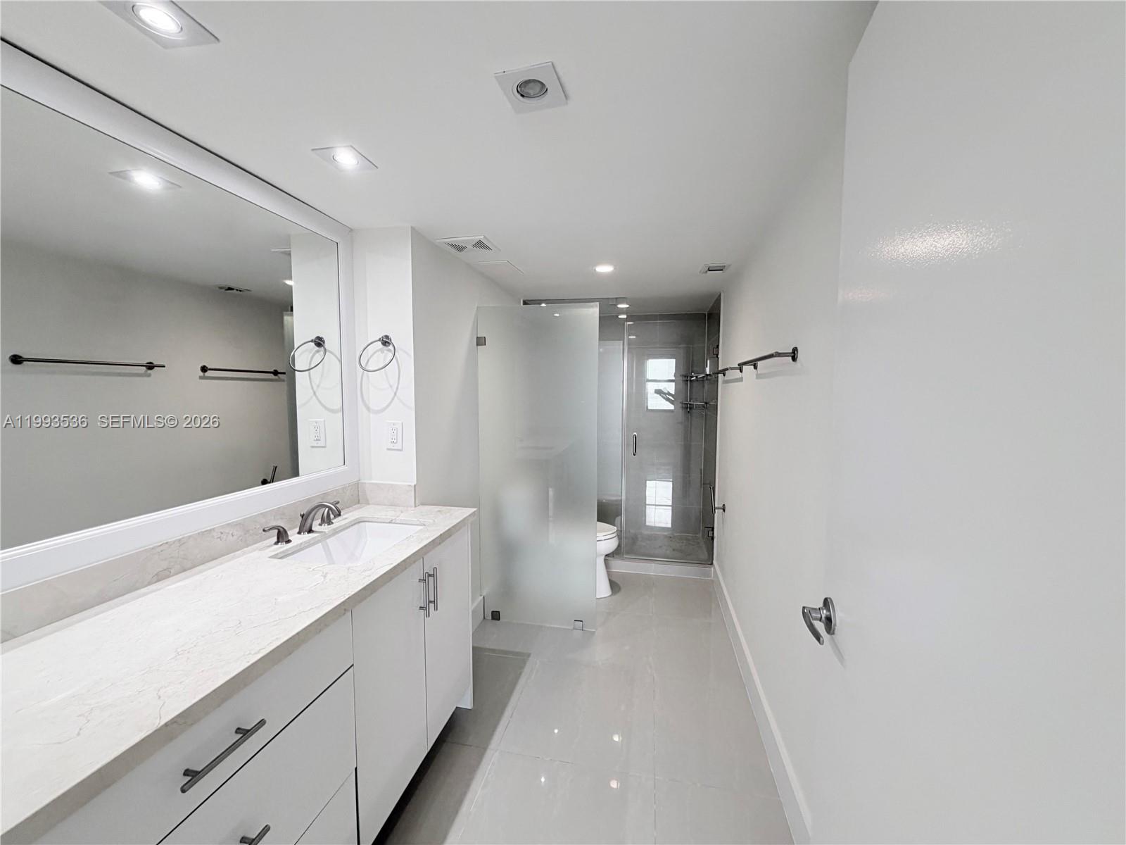 2333 Brickell Ave # 1407