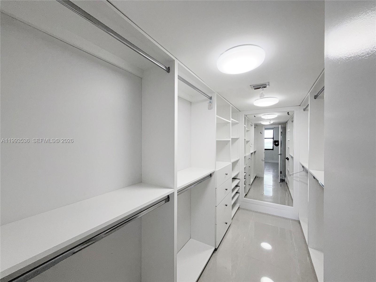 2333 Brickell Ave # 1407