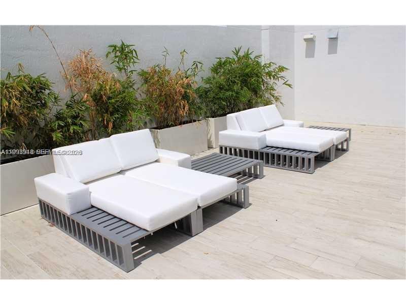 4250 Biscayne Blvd # 815