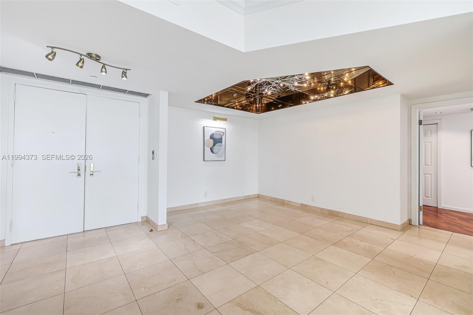 20281 E Country Club Dr # 1412