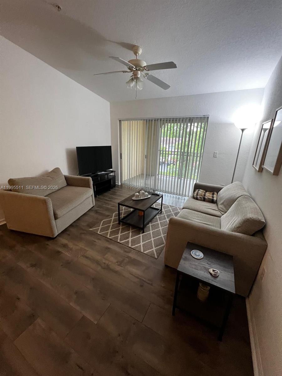 2548 Centergate Dr # 301