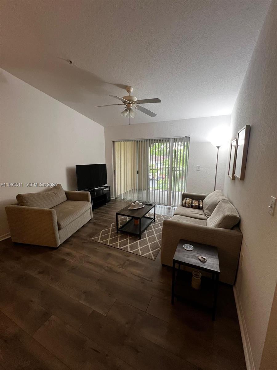 2548 Centergate Dr # 301