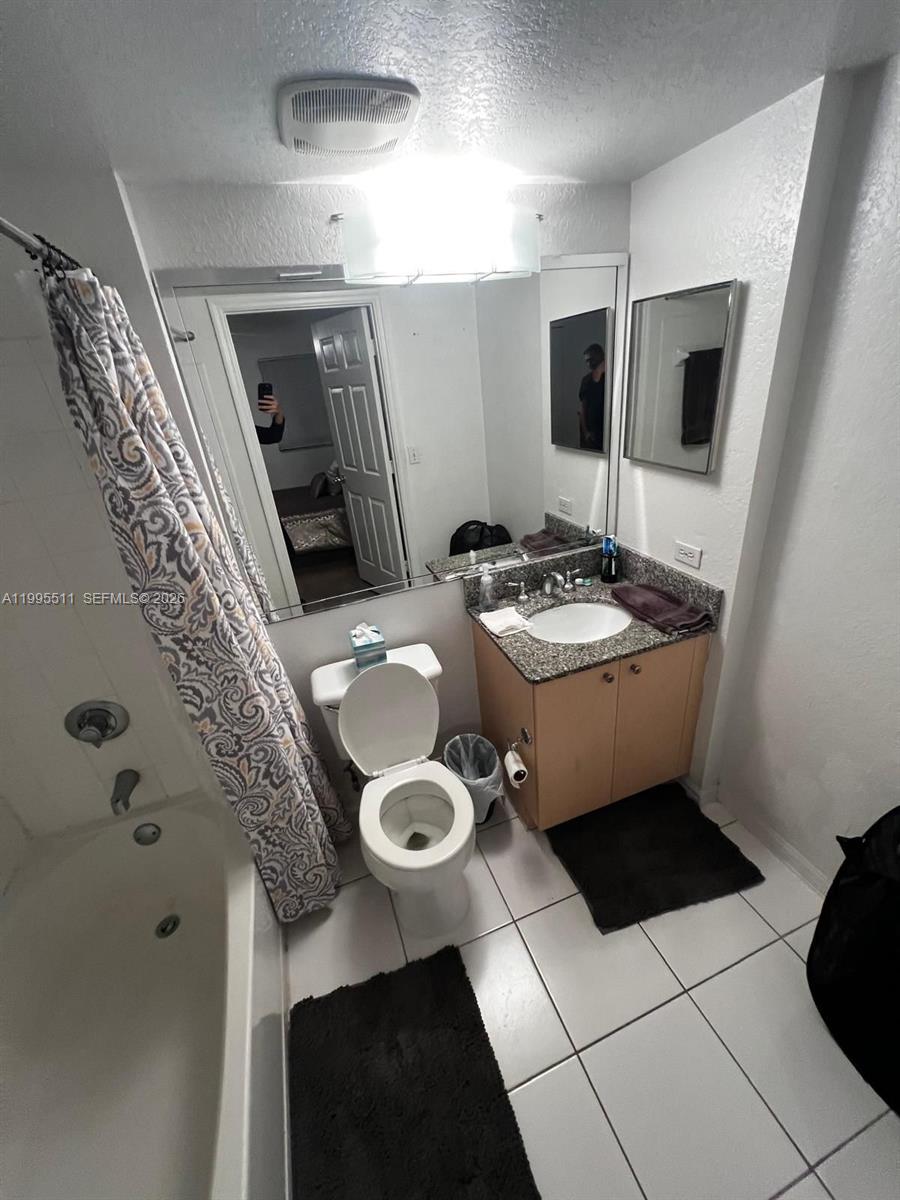 2548 Centergate Dr # 301