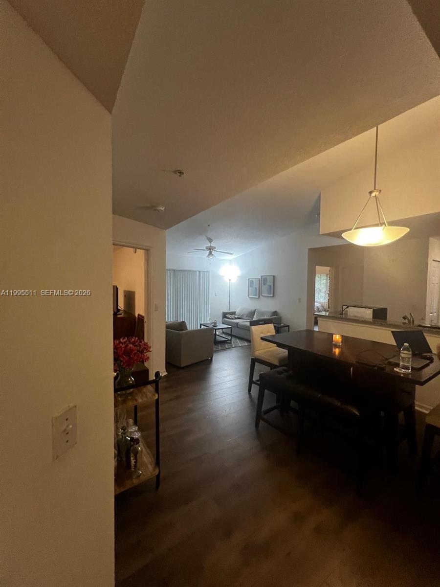 2548 Centergate Dr # 301