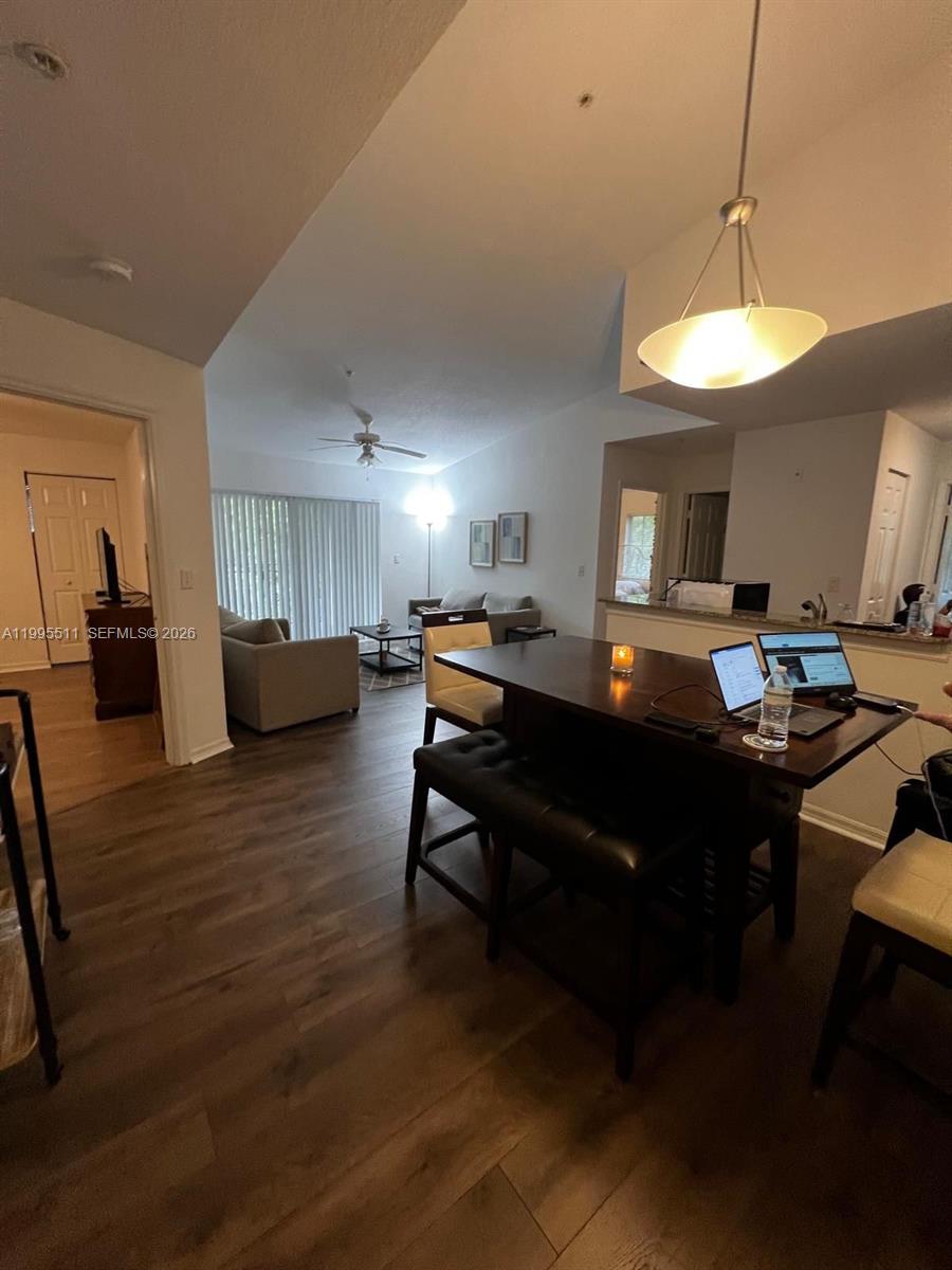 2548 Centergate Dr # 301