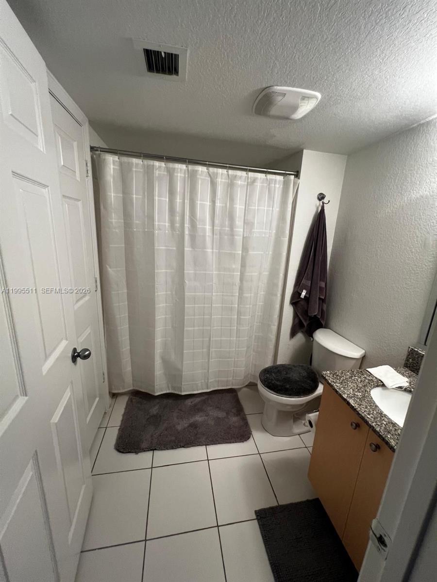 2548 Centergate Dr # 301