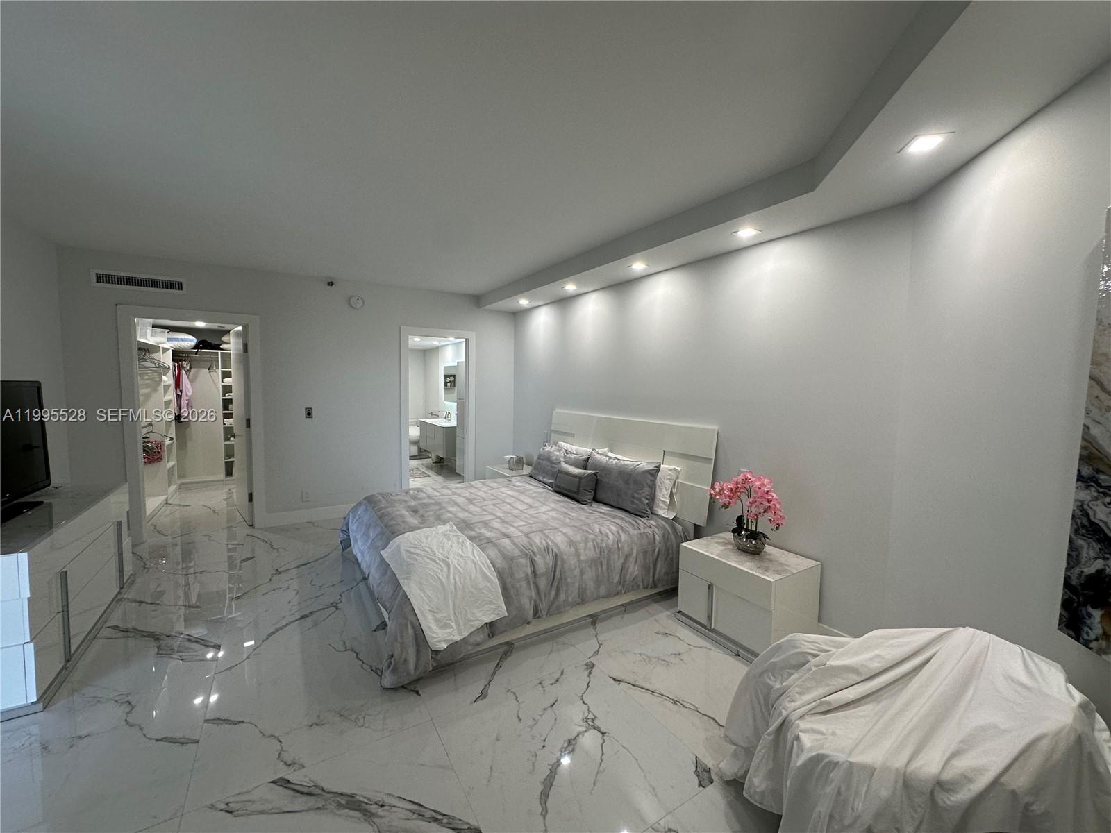 19500 Turnberry Way # 14C