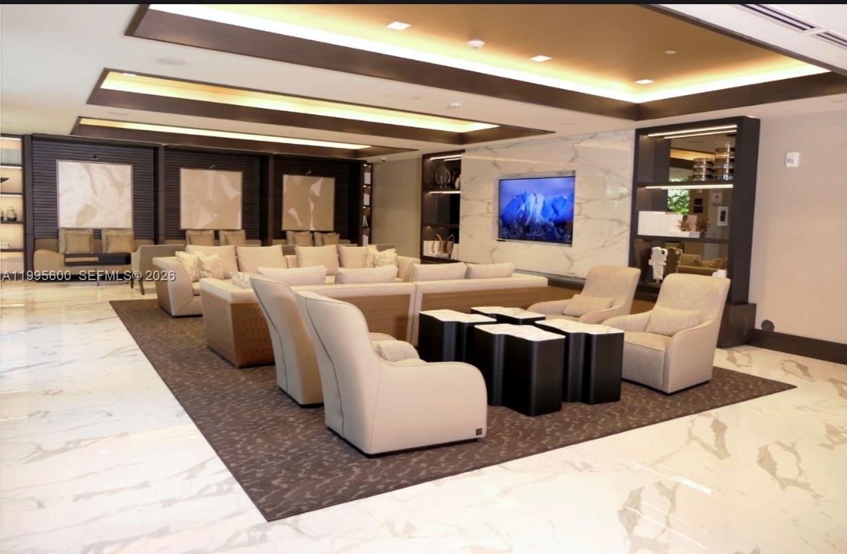 301 Altara Ave # 404