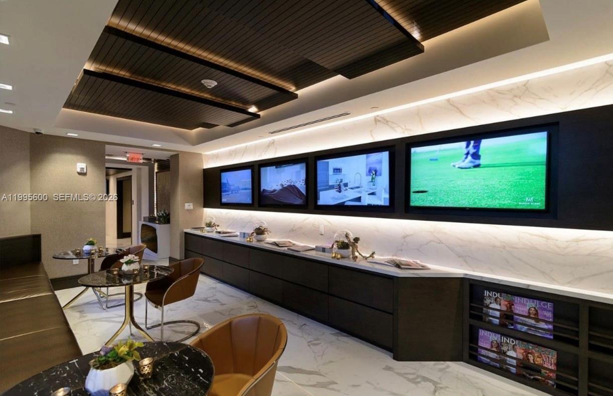 301 Altara Ave # 404