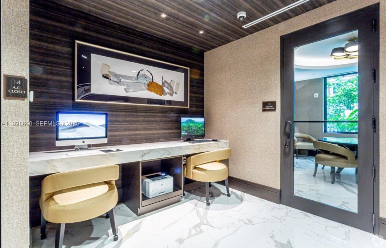 301 Altara Ave # 404