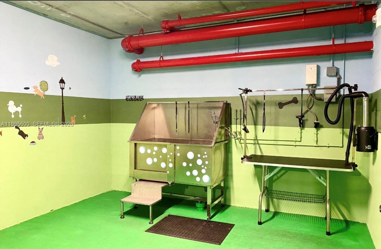 301 Altara Ave # 404