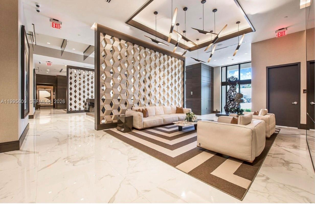 301 Altara Ave # 404