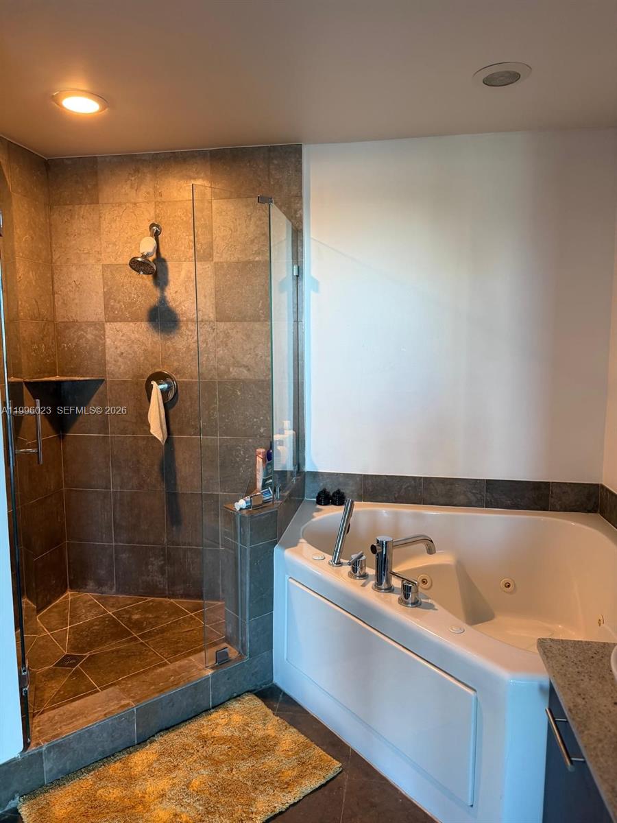 3029 NE 188th St # 508