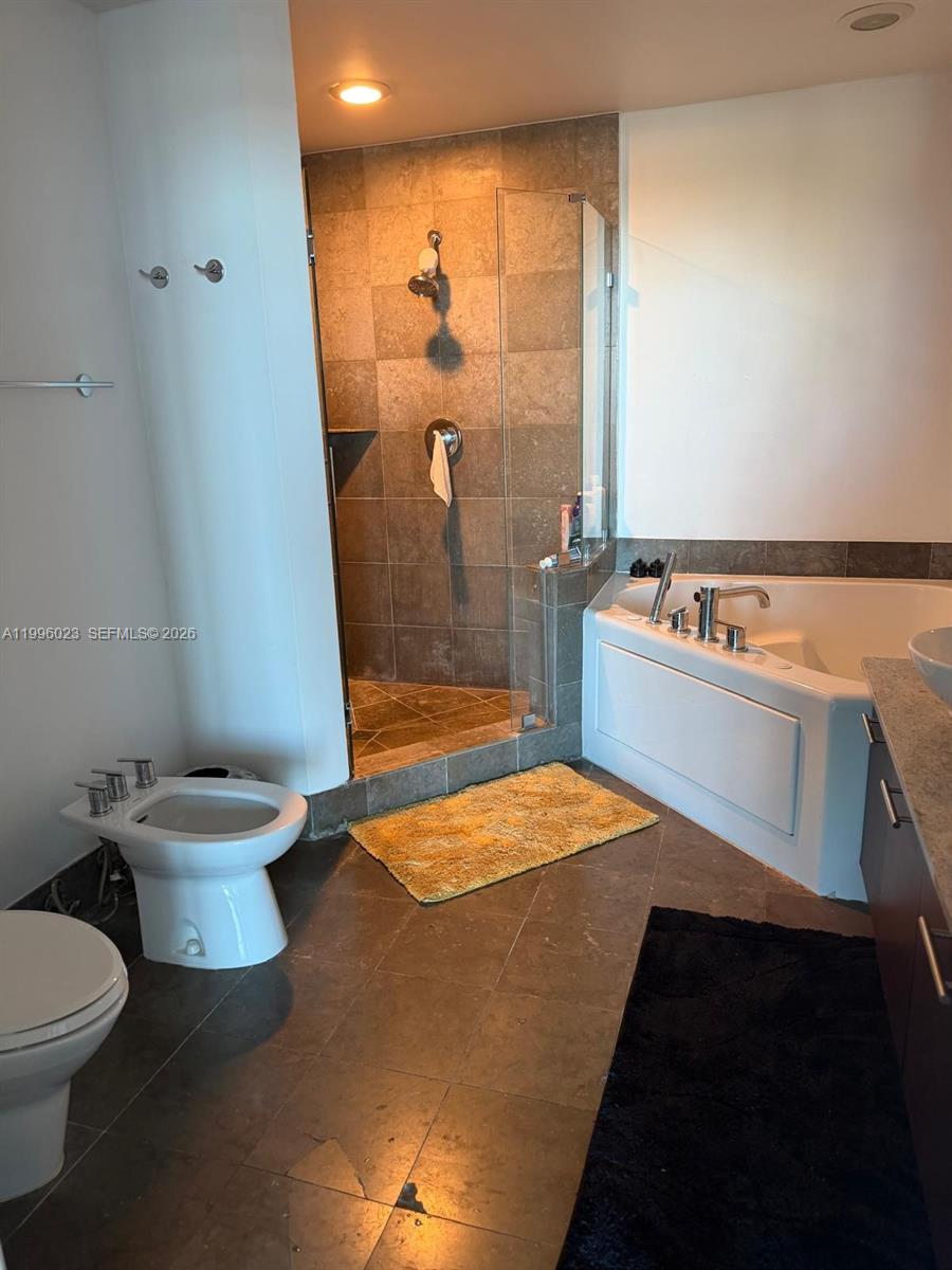 3029 NE 188th St # 508