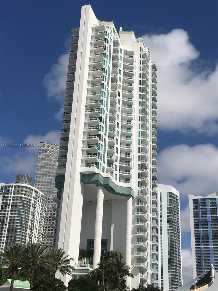900 Brickell Key Blvd Unit: PH3403