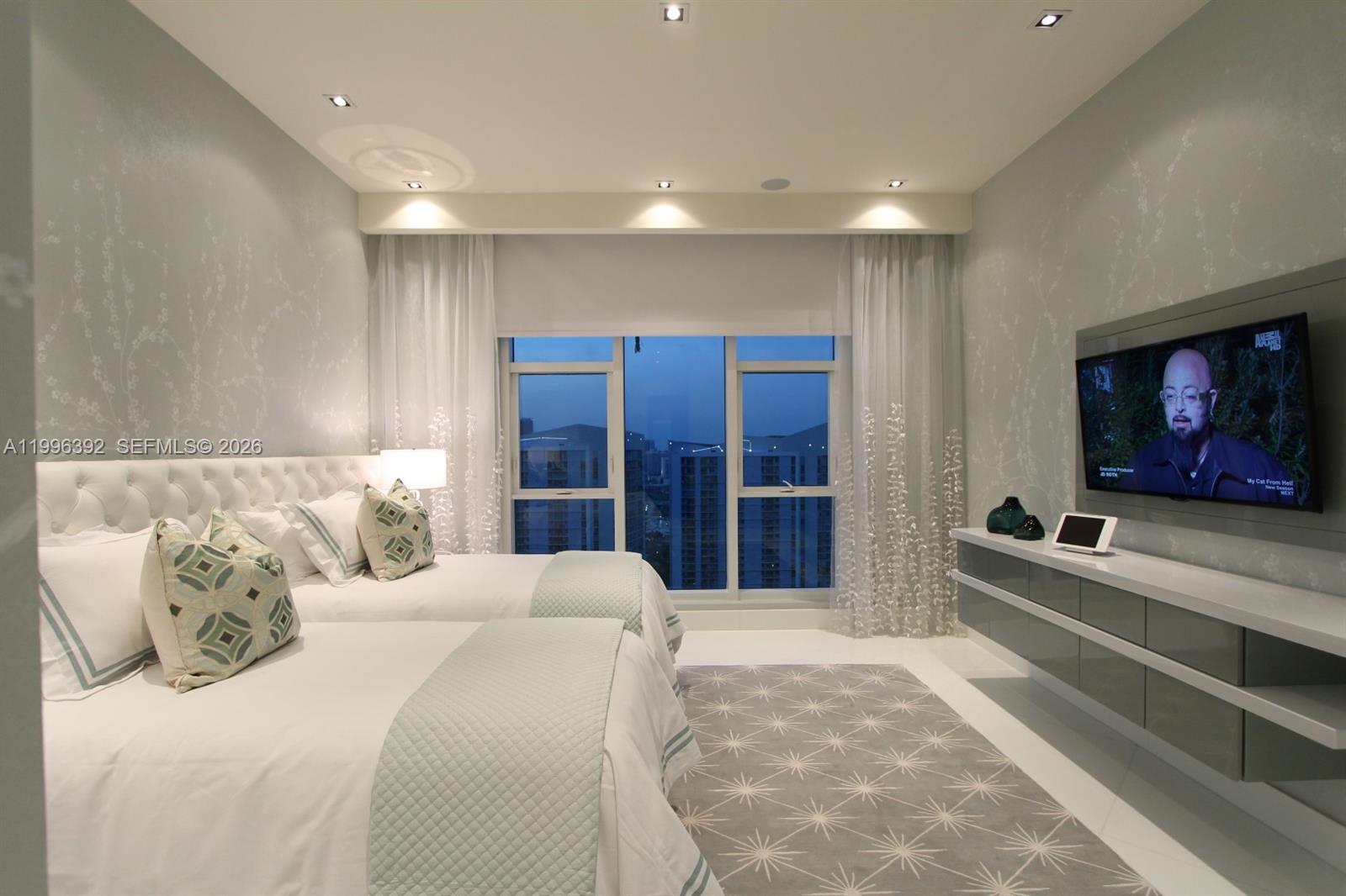 900 Brickell Key Blvd Unit: PH3403
