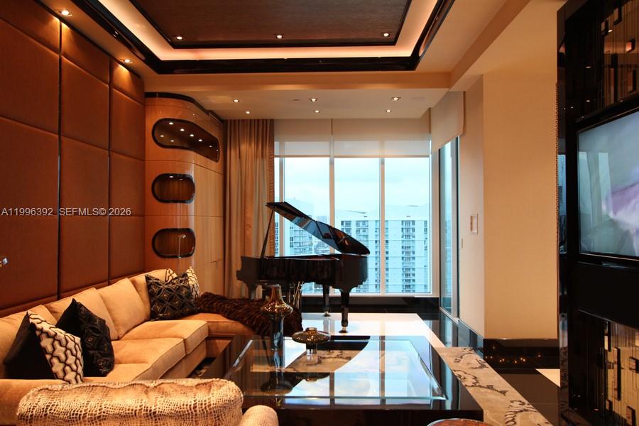 900 Brickell Key Blvd Unit: PH3403