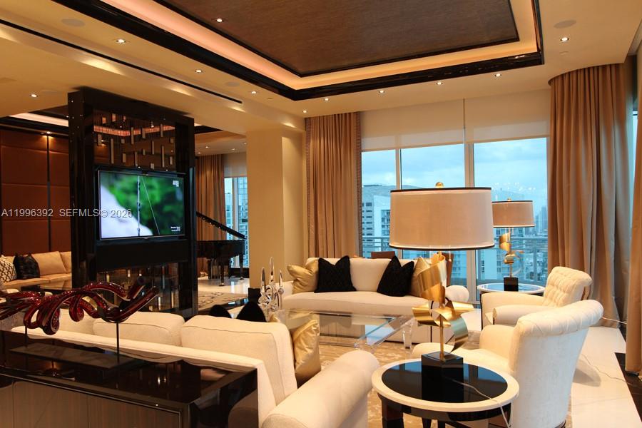 900 Brickell Key Blvd Unit: PH3403