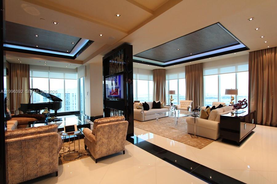 900 Brickell Key Blvd Unit: PH3403