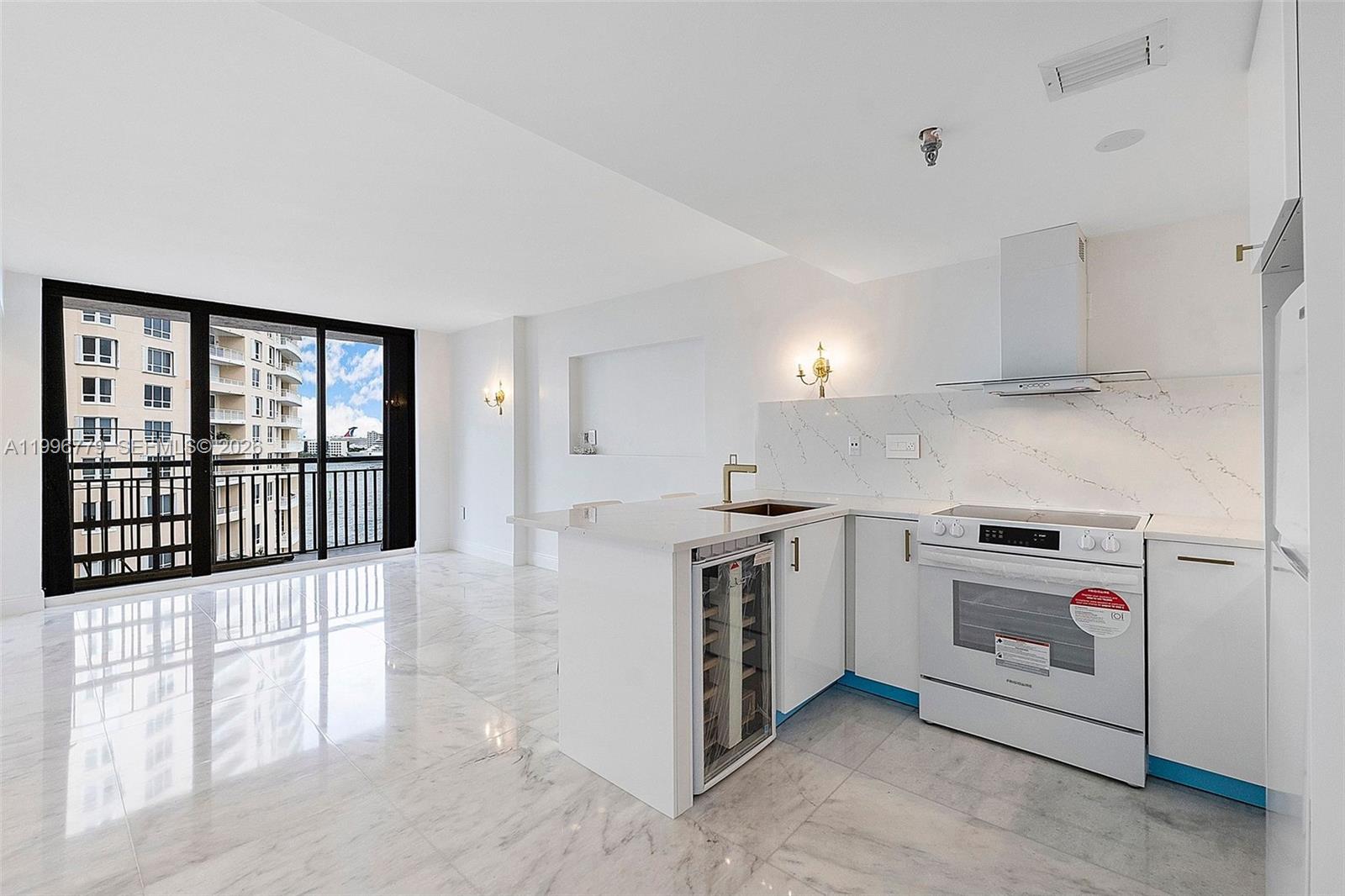 540 Brickell Key Dr # 928