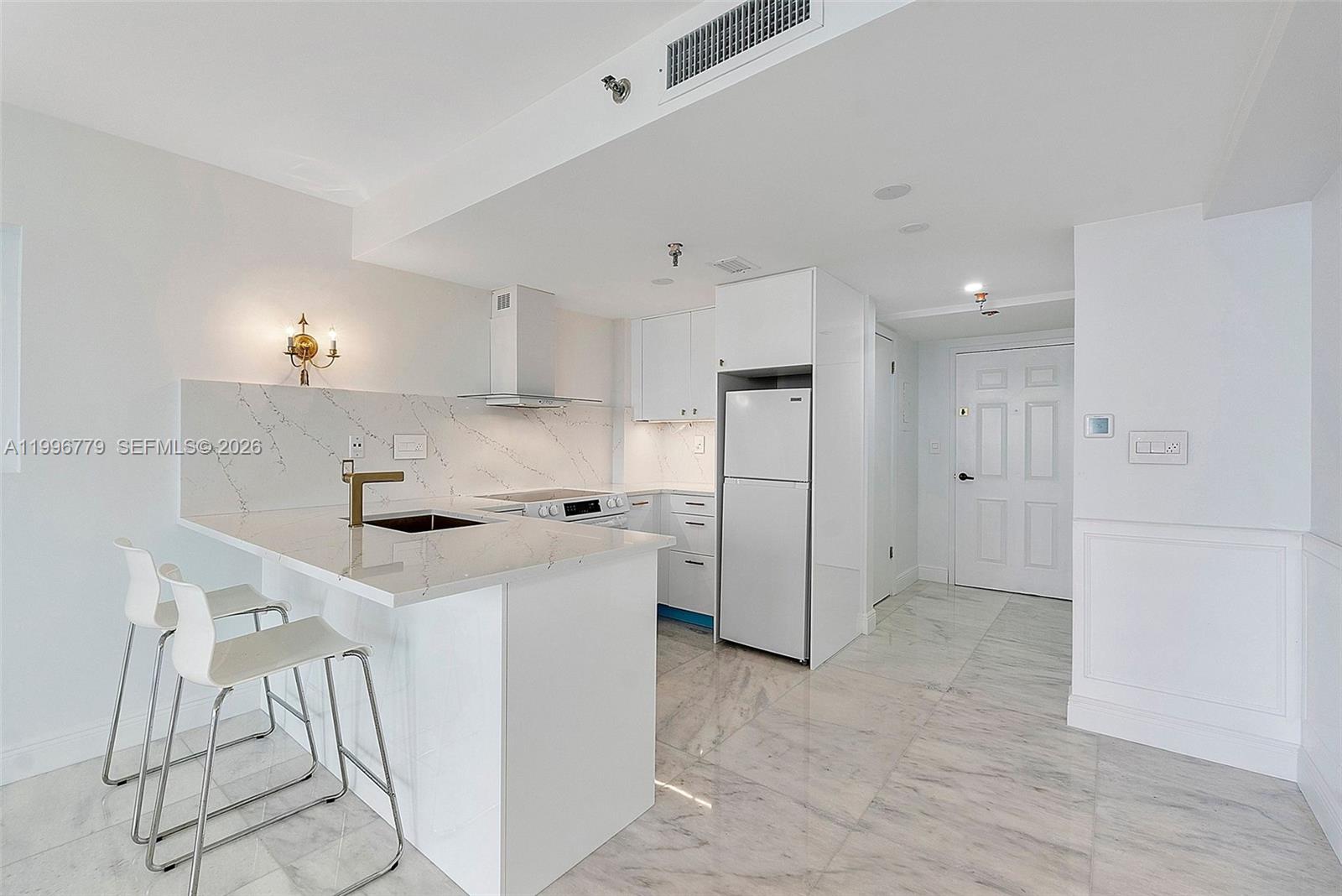 540 Brickell Key Dr # 928