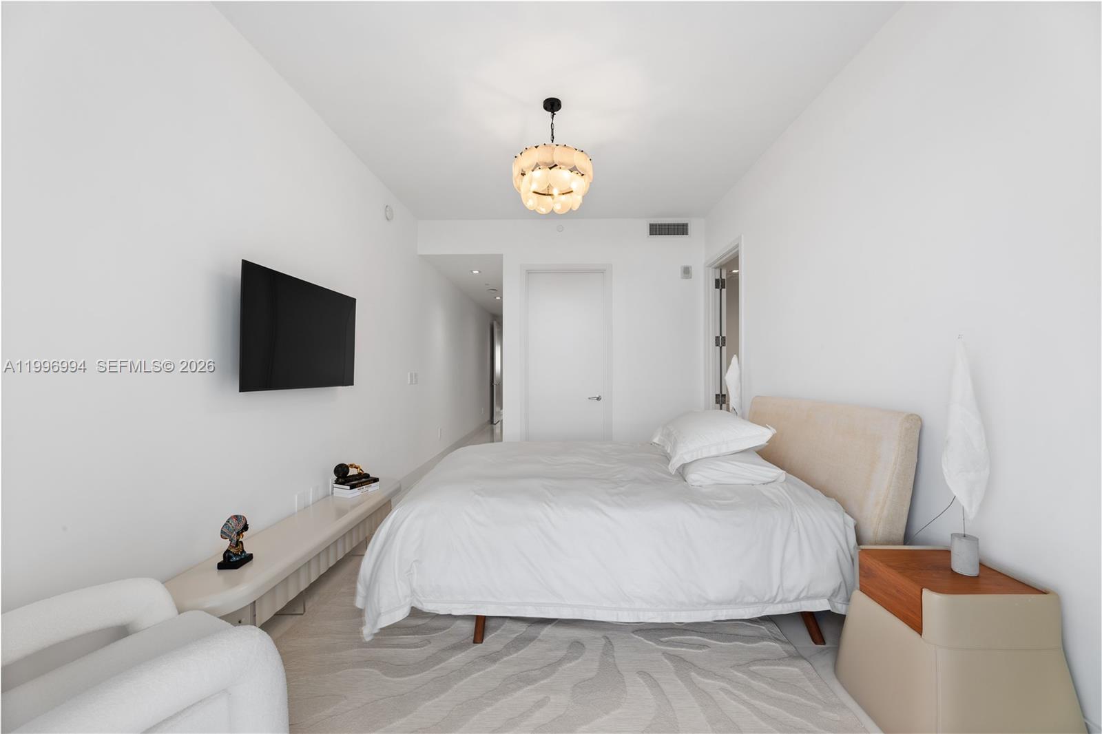 16901 Collins Ave # 802