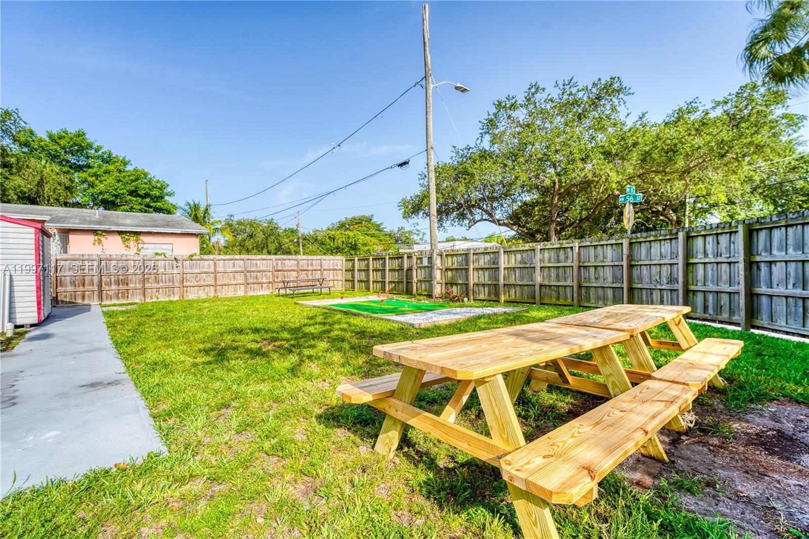 5627 NW 9th Ave