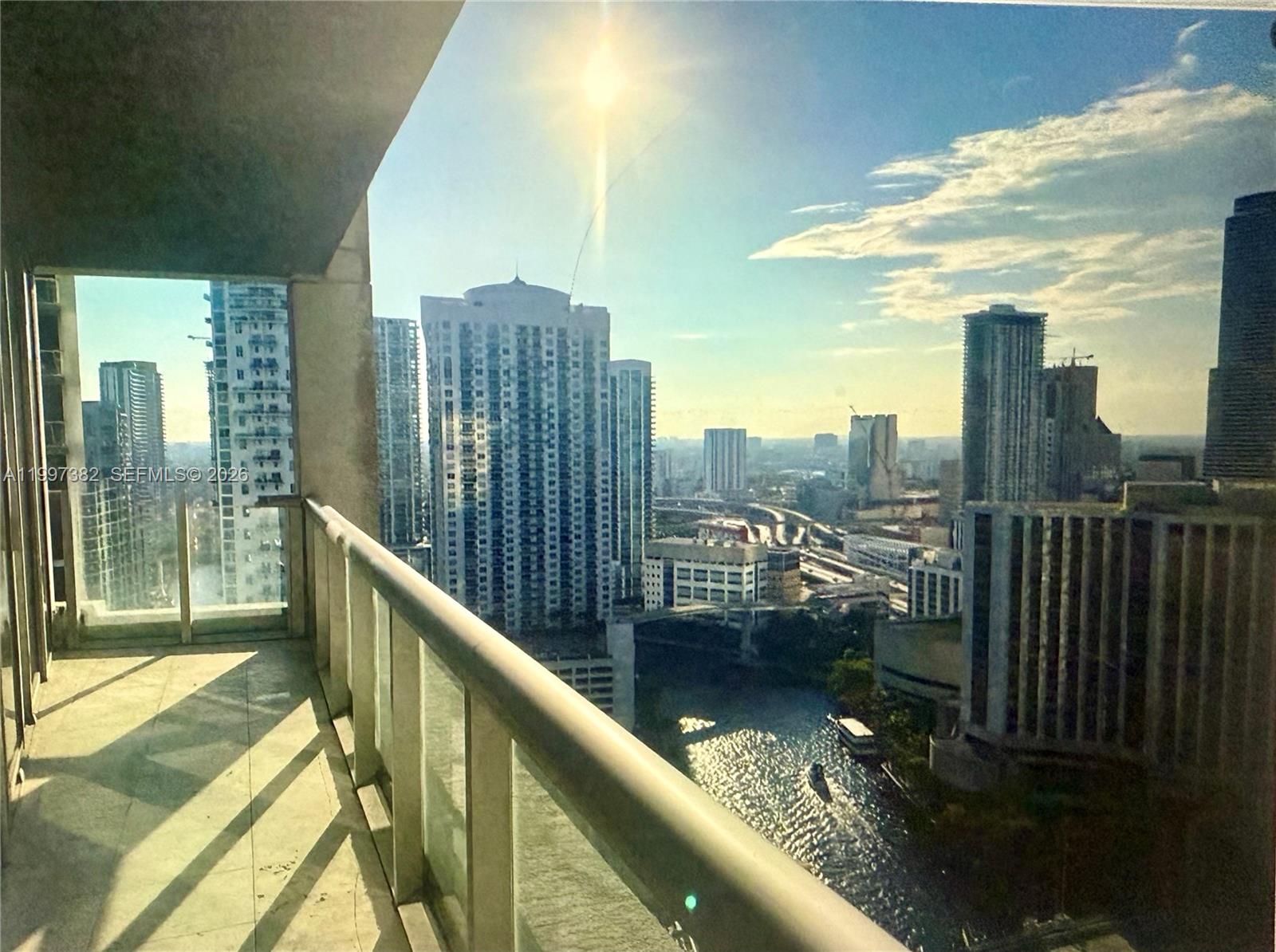 475 Brickell Ave # 2915