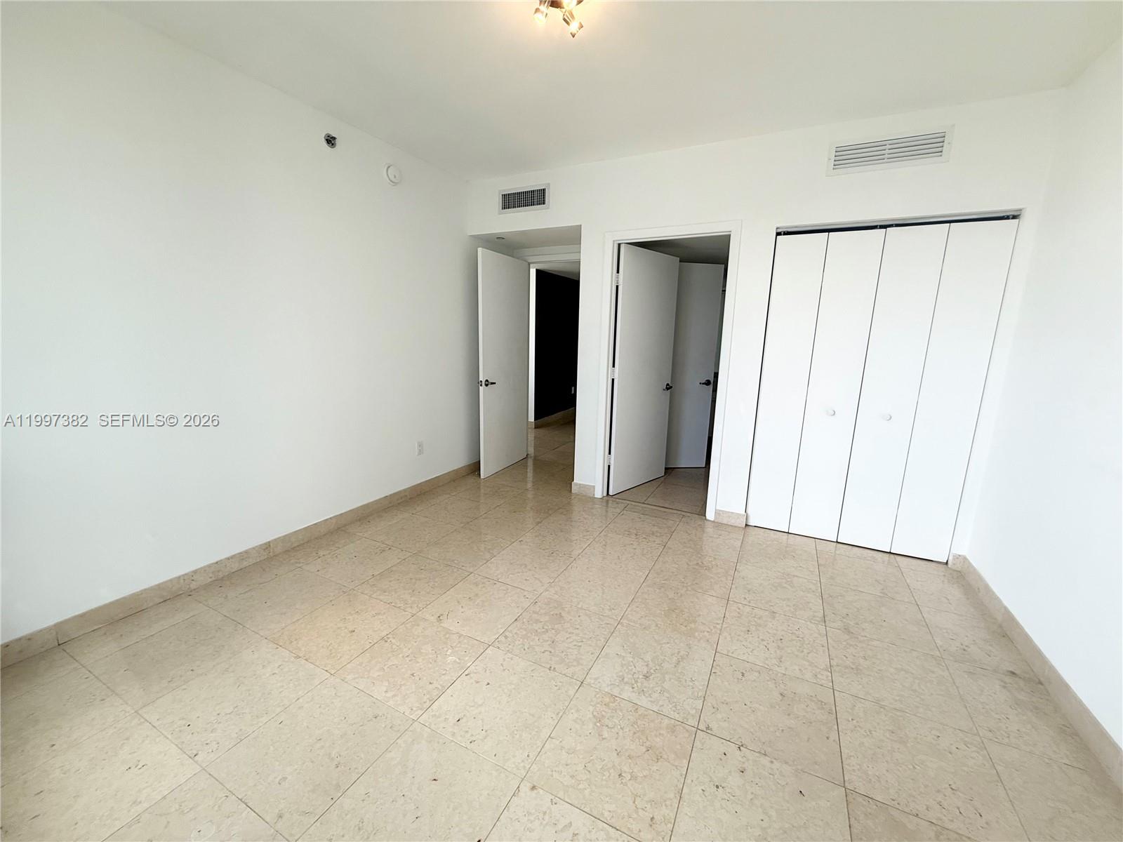 475 Brickell Ave # 2915