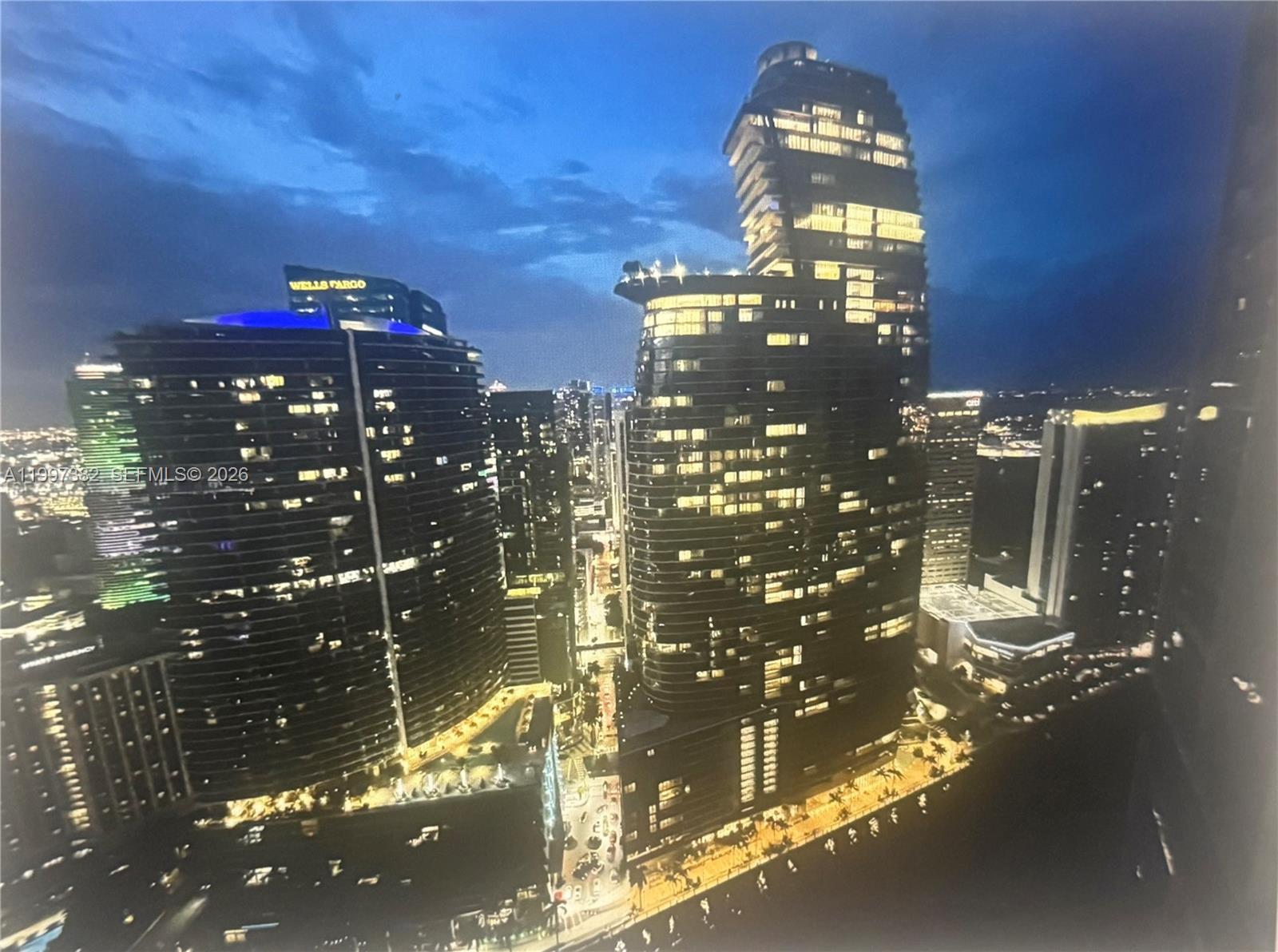 475 Brickell Ave # 2915