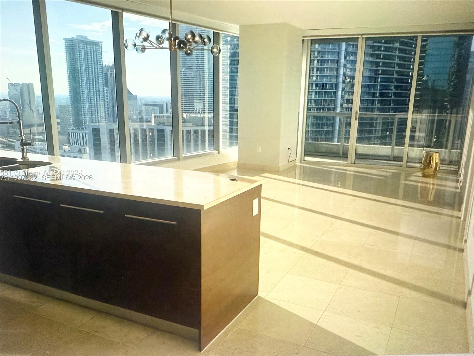 475 Brickell Ave # 2915