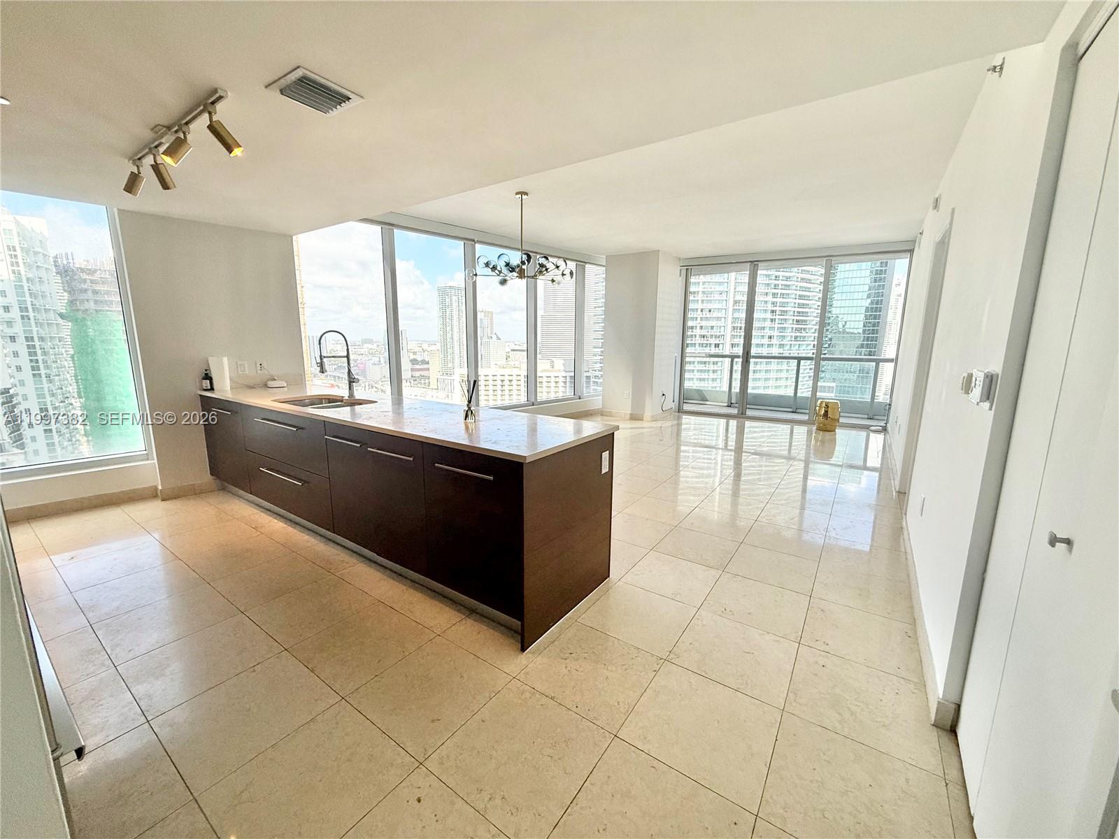 475 Brickell Ave # 2915