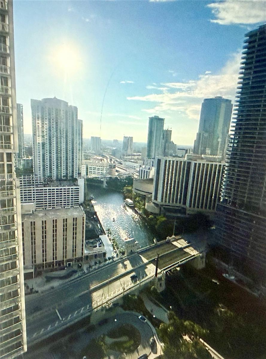 475 Brickell Ave # 2915