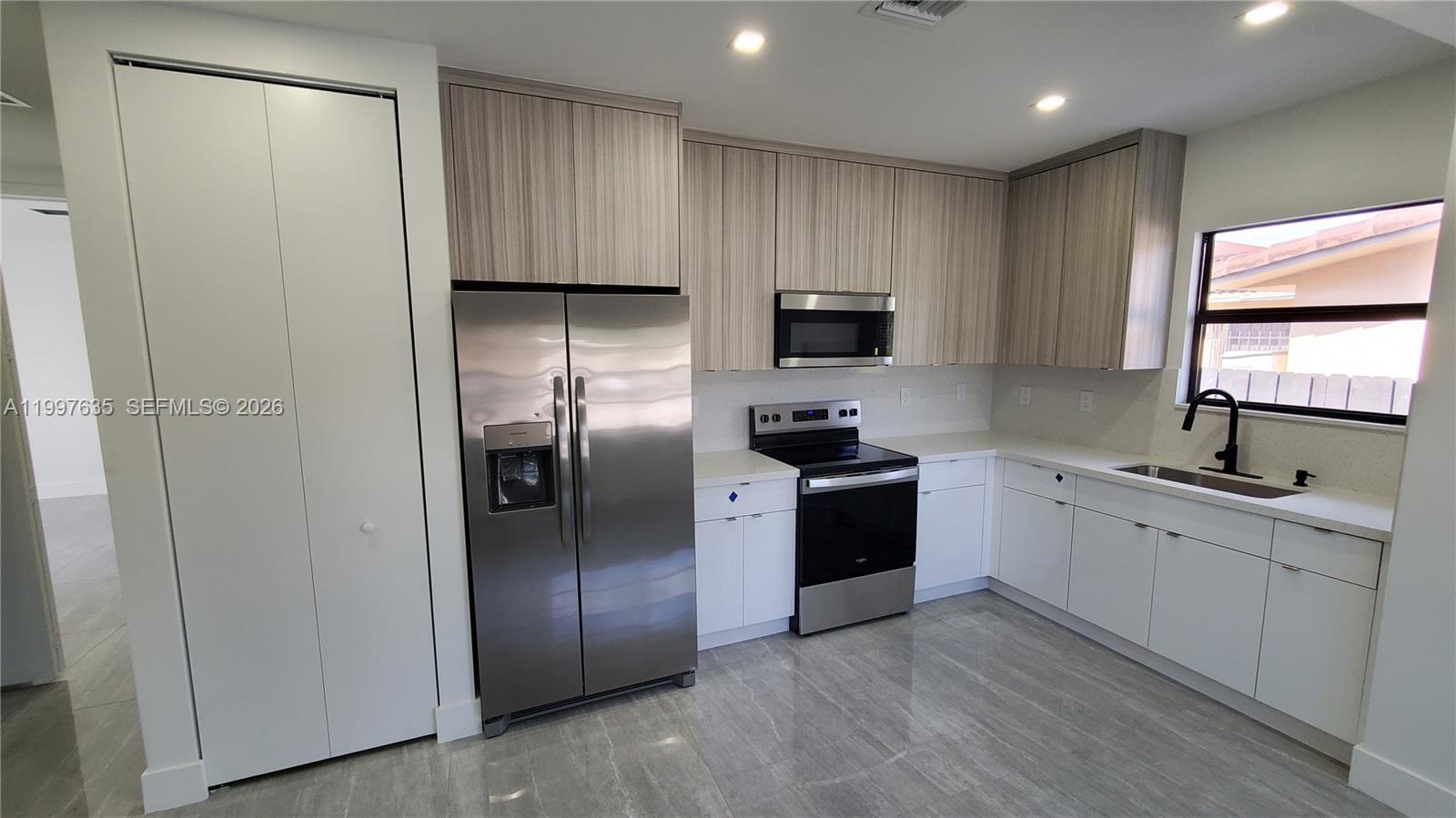 40 SW 34th Ave # A