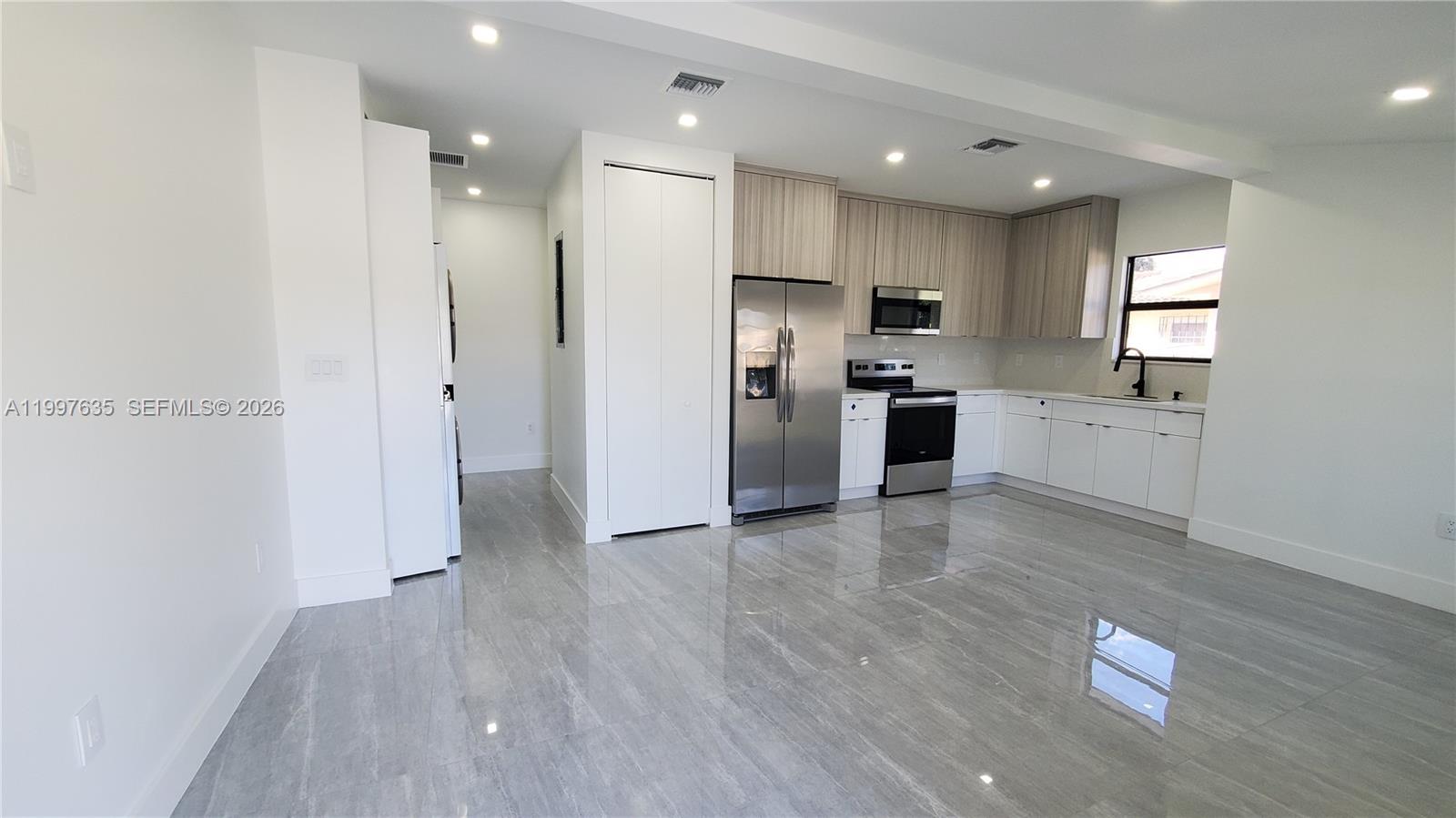 40 SW 34th Ave # A