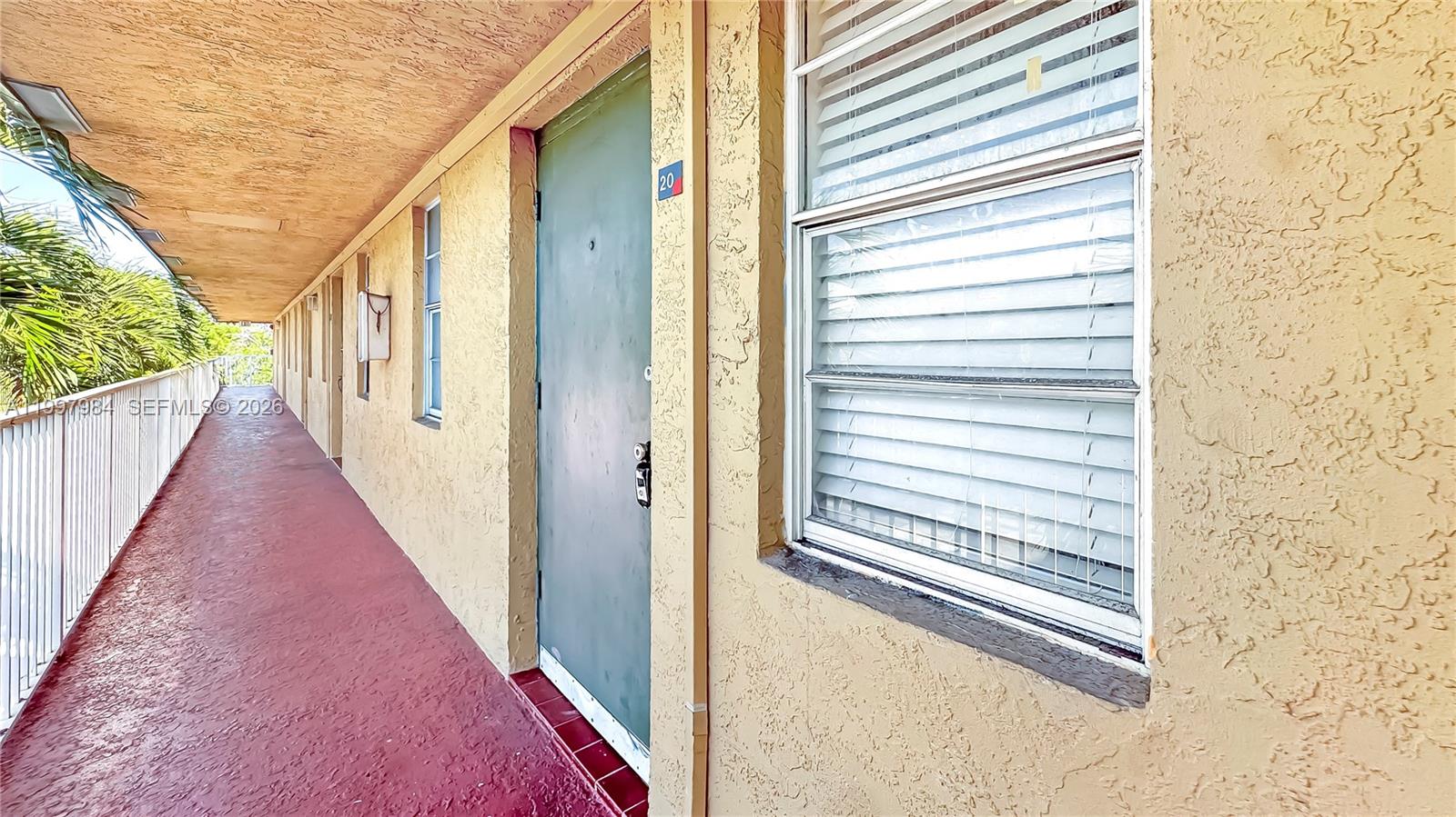 4081 N Dixie Hwy # 20