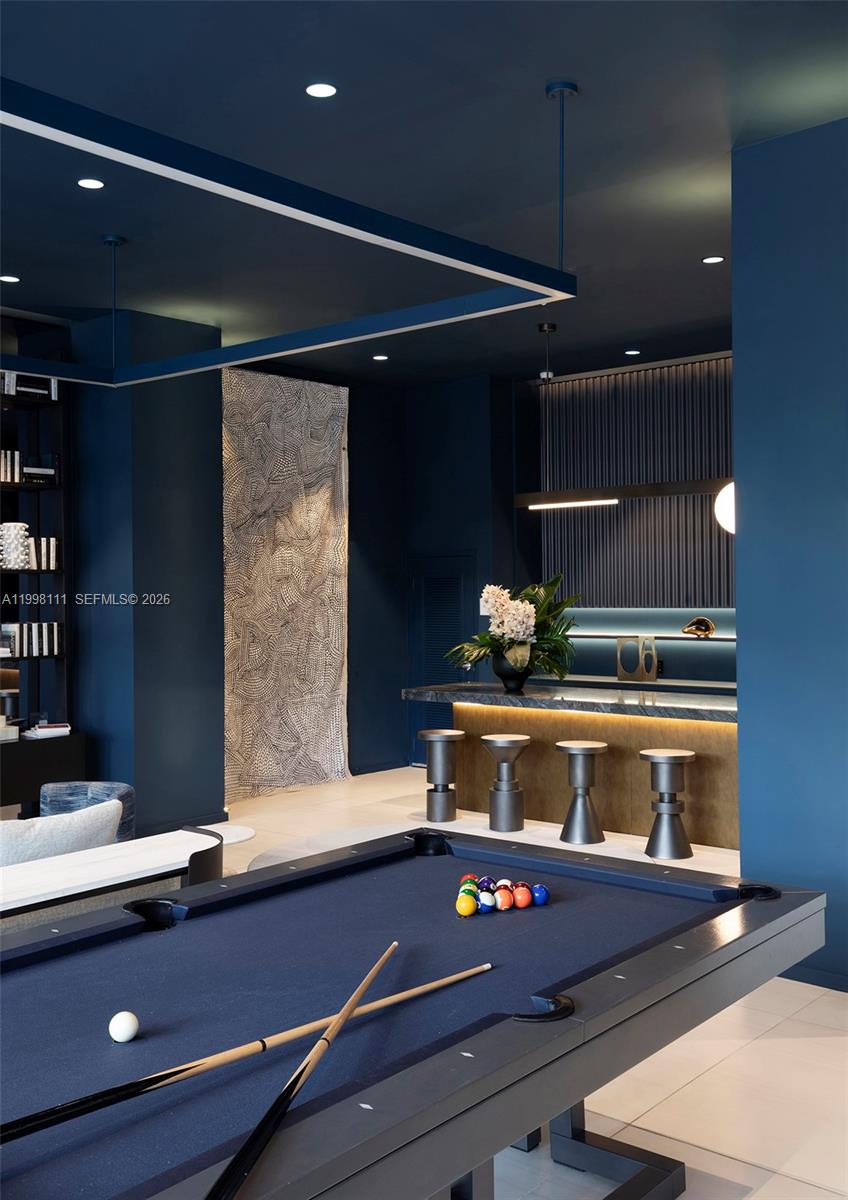 101 Diplomat Pkwy # 412