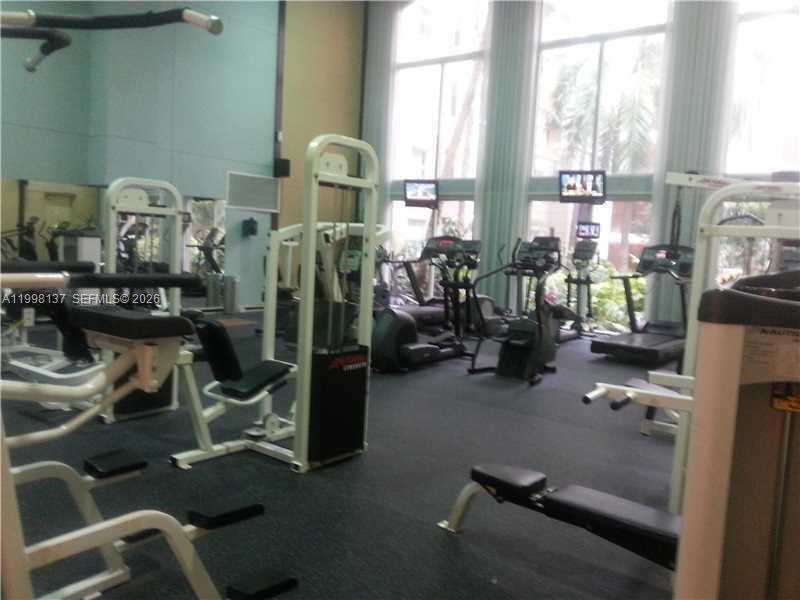 17150 N Bay Rd # 2422