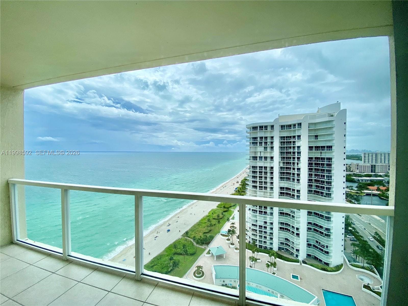 16699 Collins Ave # 2510