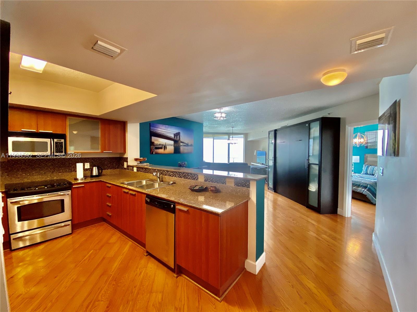 16699 Collins Ave # 2510