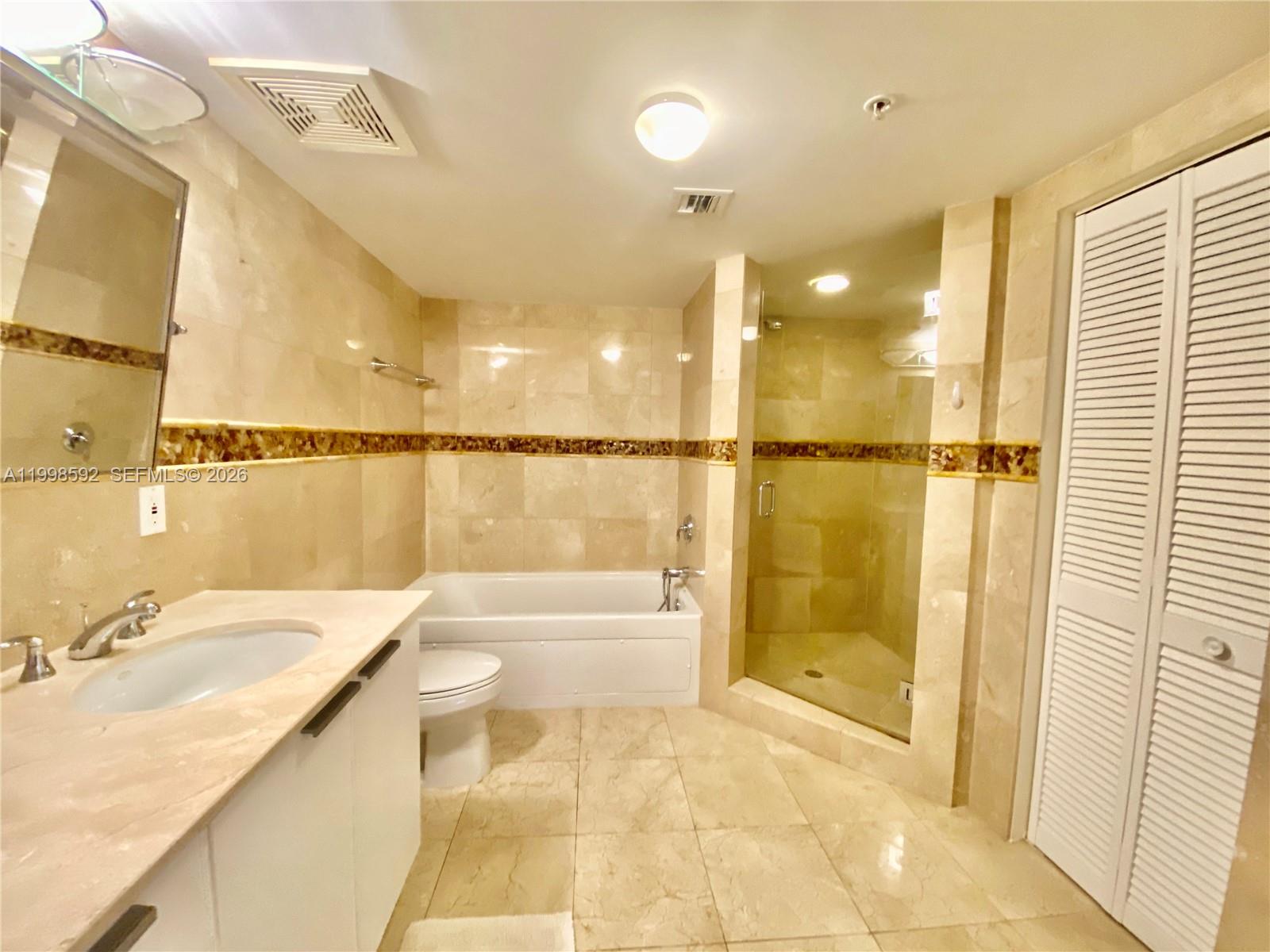 16699 Collins Ave # 2510