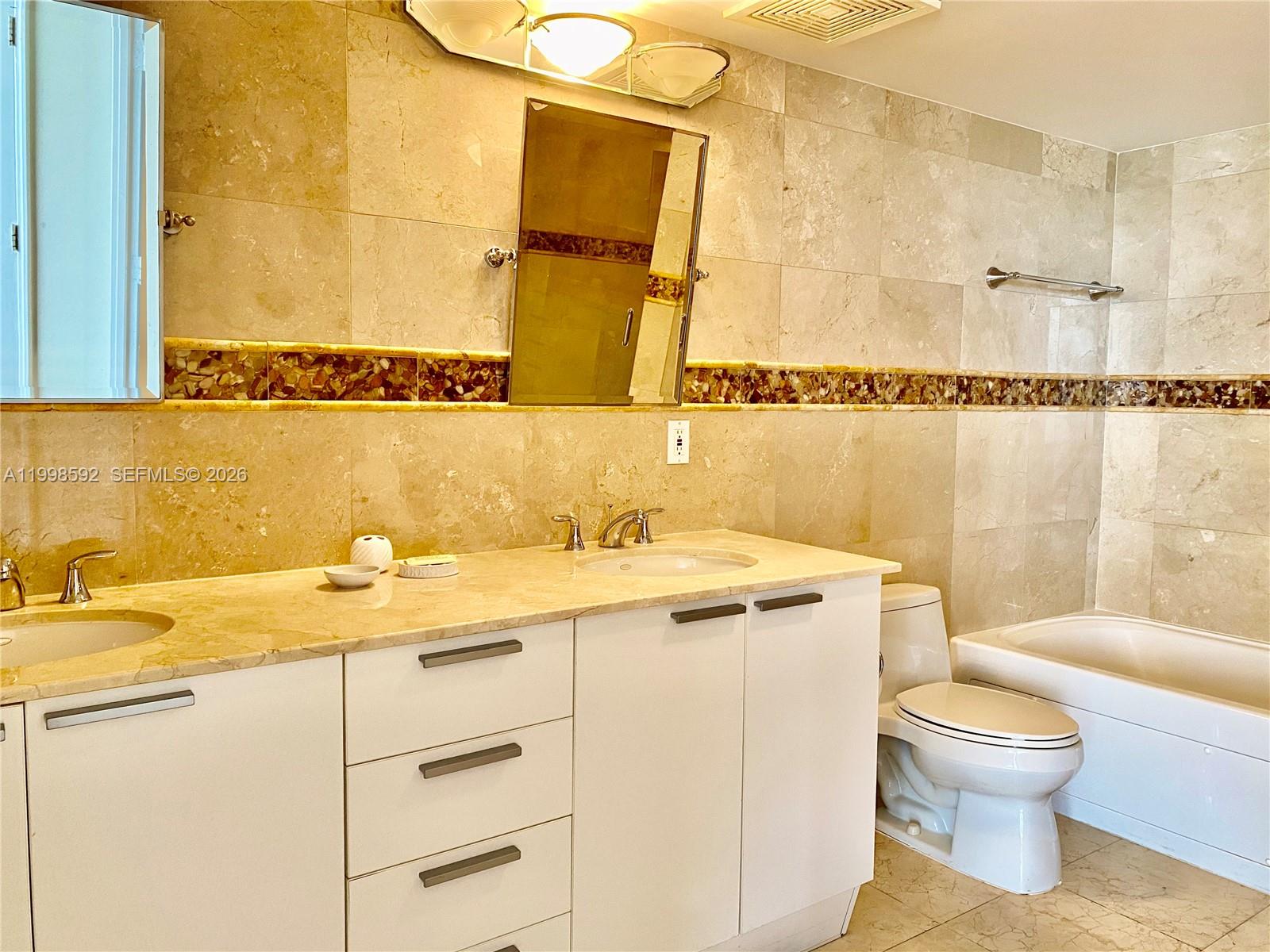 16699 Collins Ave # 2510