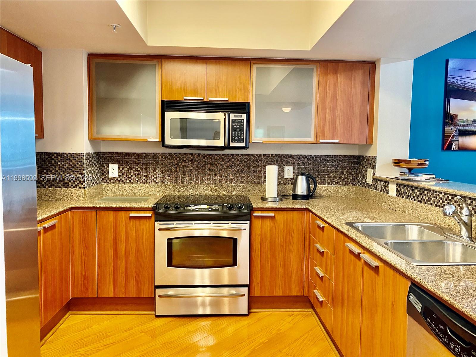 16699 Collins Ave # 2510