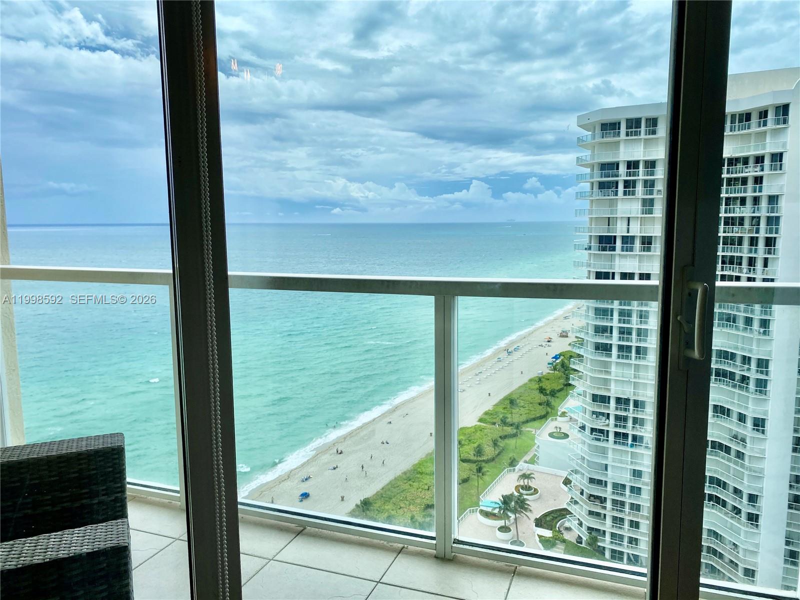 16699 Collins Ave # 2510