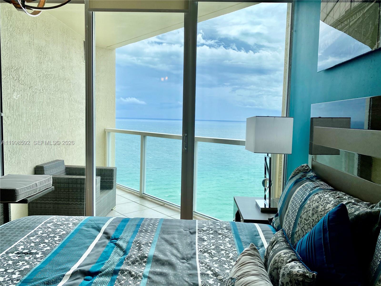 16699 Collins Ave # 2510