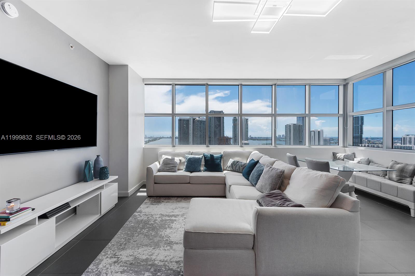 3301 NE 1st Ave # H2902