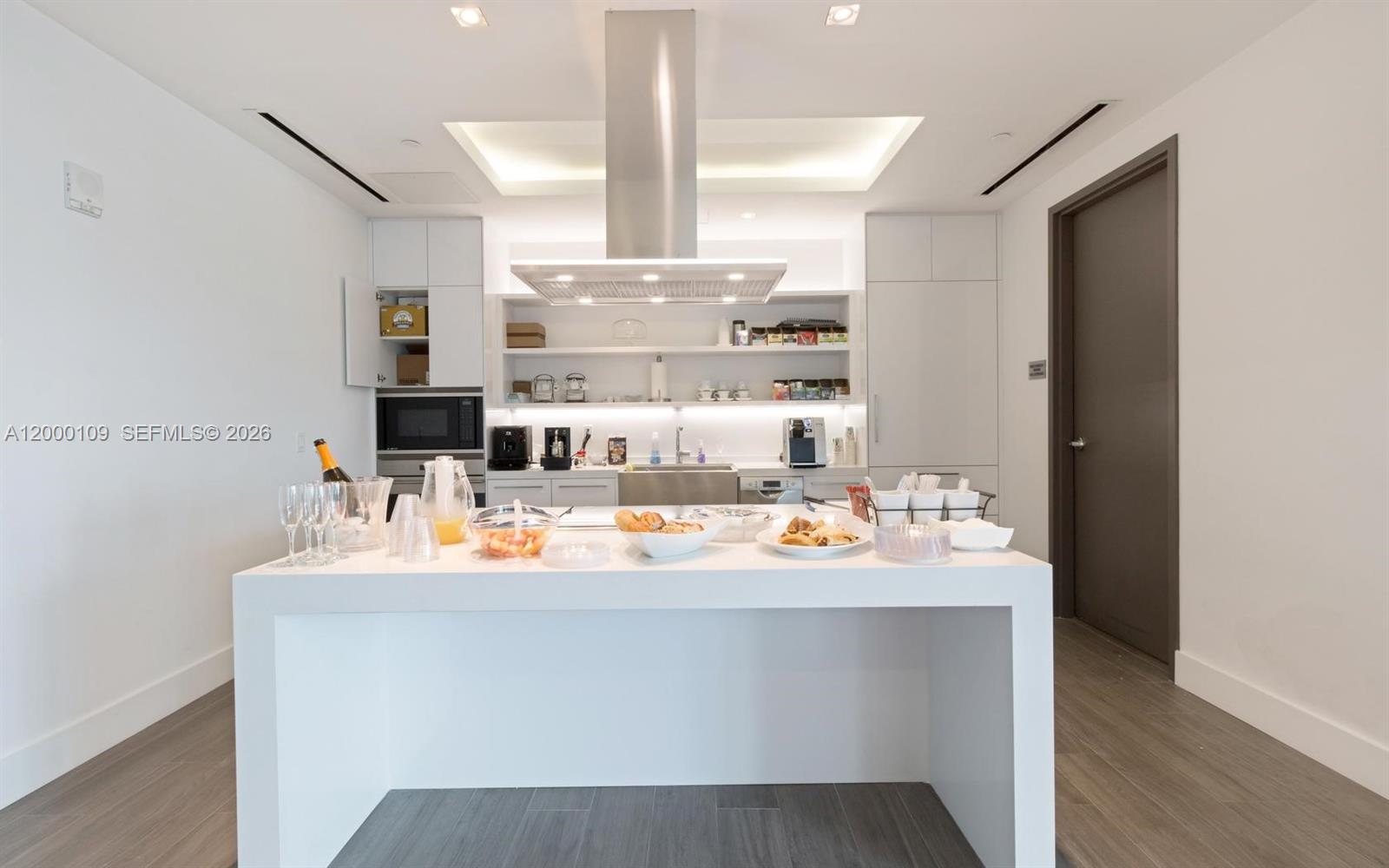 17111 Biscayne Blvd # 903